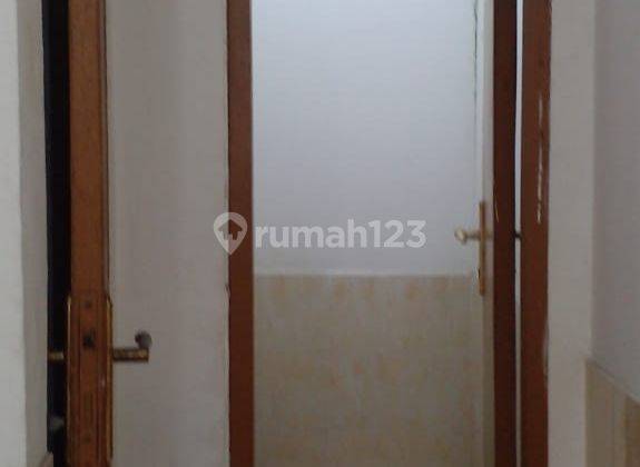 Rumah Cantik Semi furnish 2 lantai  murah 4