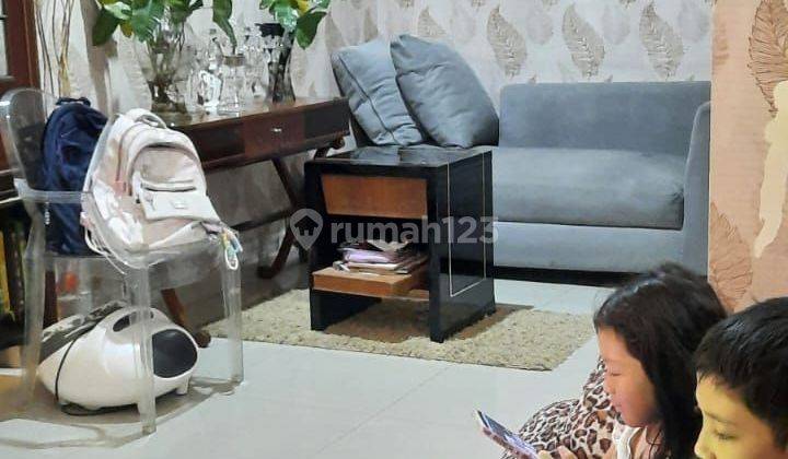 Rumah Cantik 2 Lantai Siap Huni  2