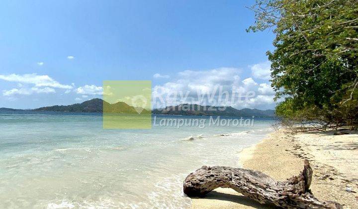 pulau pahawang dengan pasir putih dan laut yang biru cocok untuk resort, snorkeling dan rekreasi pantai Pesawaran Lampung 1