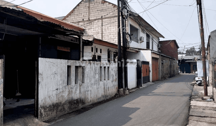 Rumah Tinggal Dekat Fasilitas Umum Di Kramat Jati S8016 2