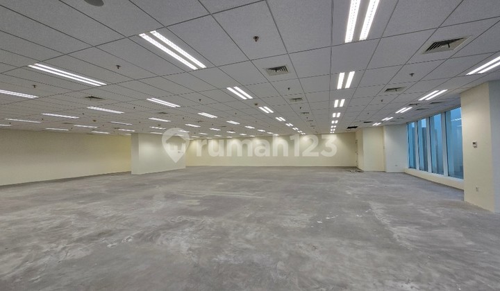 Office for Rent at Centennial Tower Gatsu, Area 560 Sqm, Bare.