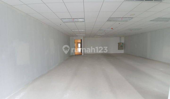 Disewakan Kantor Pakuwon Tower Jakarta 600m2 Kondisi Bare 8