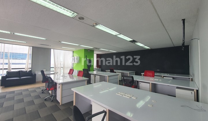 Sewa Ruang Kantor Thamrin Kantor Lengkap Furnished 236 M²