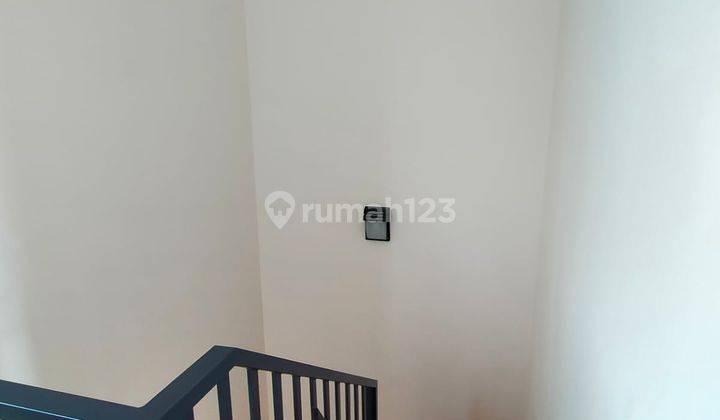 Dijual Rumah Luas 2 Lantai di Pamulang Tangsel 2