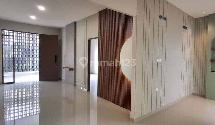 Rumah 2 Lantai Bagus SHM di Griya Loka Bsd, Tangerang 2