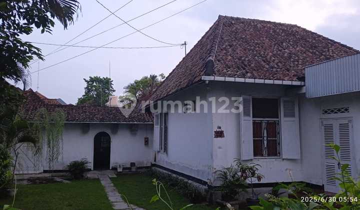 Buruan Rumah SHM Asli Kolonial/Heritage di Kota Baru Yogyakarta
