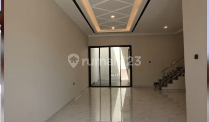 ******** Mewah Araya Semolowaru Klampis Dharmahusada Kertajaya 2