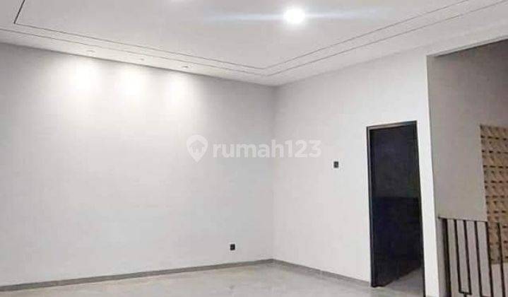 Jual. Rumah Baru - Sertifikat Hak Milik Di Gayungsari, Gayungan 2