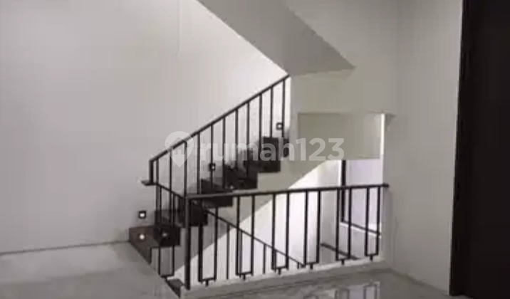 For Sale New House Freshly Handed Over Unit in District 9 Citraland West Surabaya For Sale New House Freshly Handed Over Unit in District 9 Citraland West Surabaya
