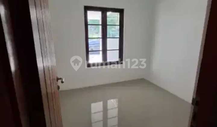 For Sale, Ready-to-Occupy House in The Gayungsari, Surabaya 2
