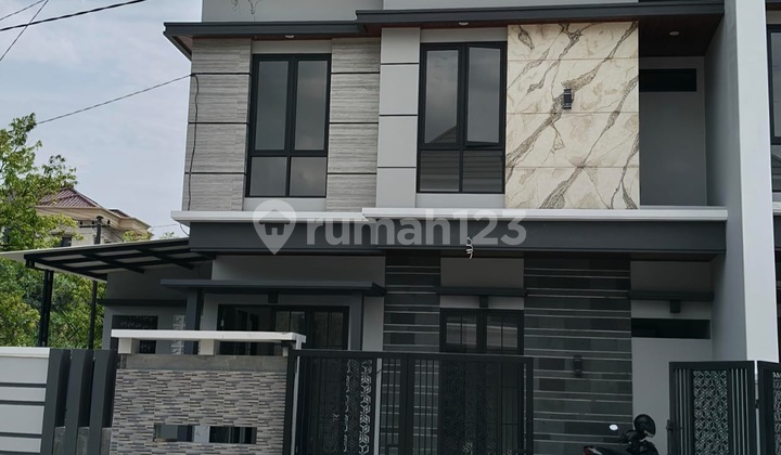 ******** Mewah Araya Semolowaru Klampis Dharmahusada Kertajaya