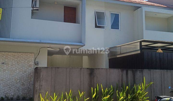 Rumah semi villa  di cluster gading kencana puri gading 1