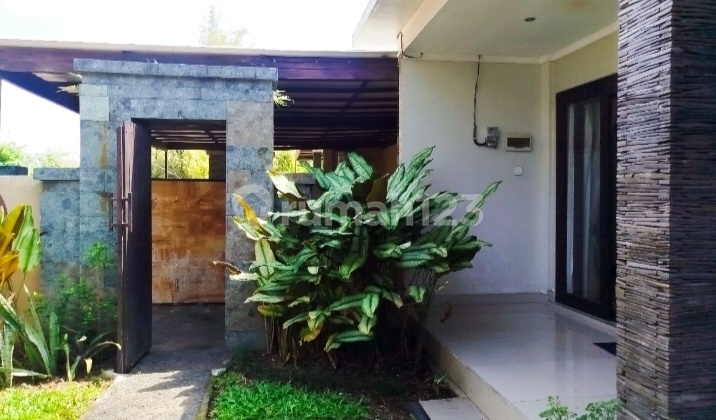 One Gate Villa for Rent in Taman Giri Mumbul One Gate Villa for Rent in Taman Giri Mumbul