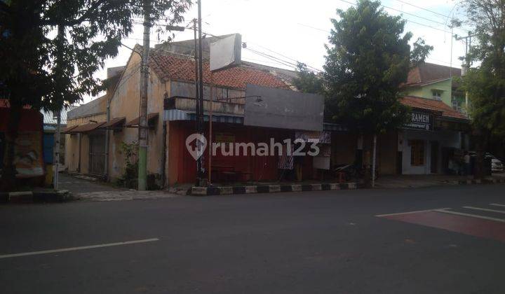 Hoek Rumah Toko di Pantura Pekalongan 1