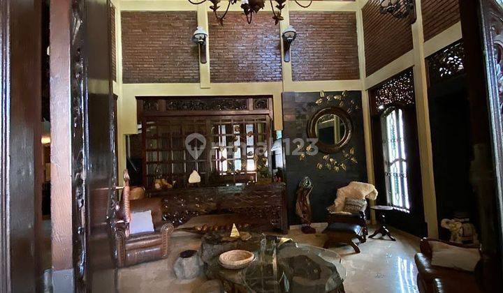 Mewah Kolam Renang Full Furnish  Cepat Cipayung Jakarta Timur