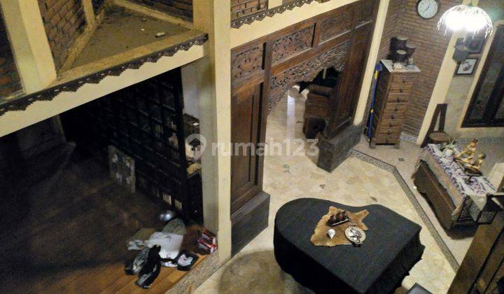 Mewah Kolam Renang Full Furnish  Cepat Cipayung Jakarta Timur