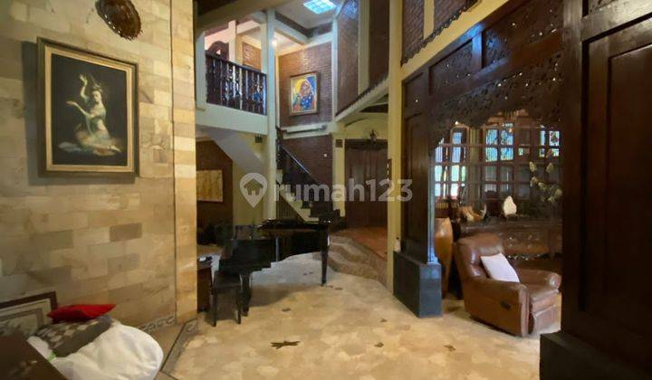 Mewah Kolam Renang Full Furnish  Cepat Cipayung Jakarta Timur