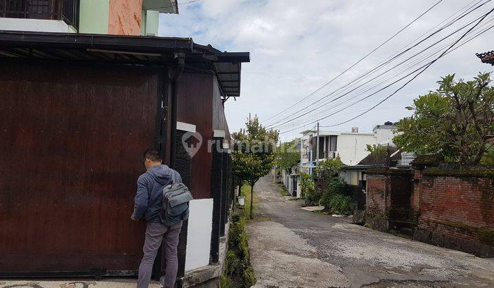 Dijual Rumah Bagus Lantai 2 Murah With Pool 2