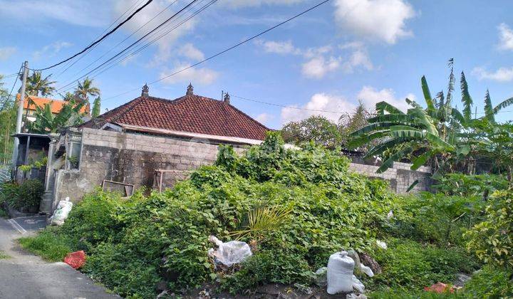 Land on Jalan Astasura, Denpasar SHM 250 m² 2