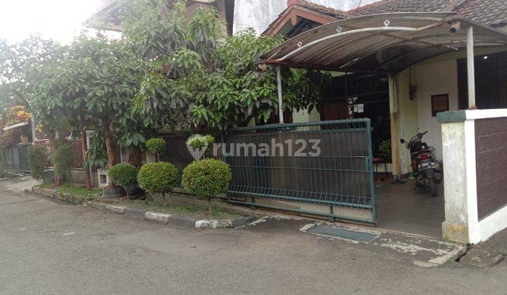 Dijual rumah terawat dalam komplek dengan lokasi strategis dan nyaman dihuni di Bandung Timur 1