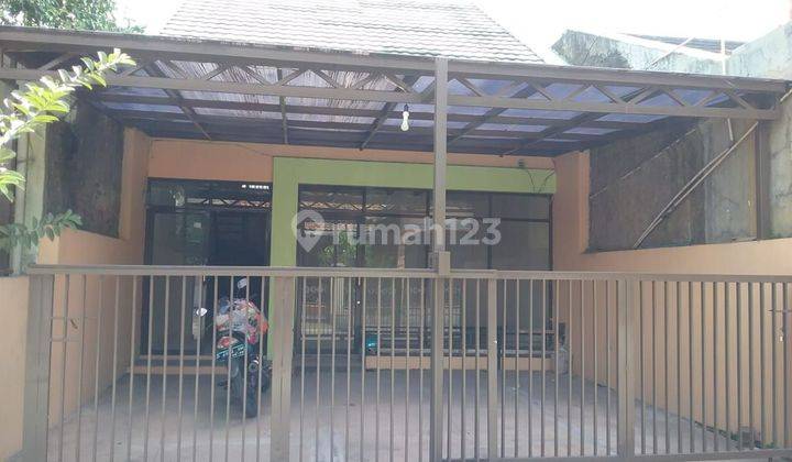 Disewakan rumah siap huni  2 lantai bisa untuk buka usaha 1