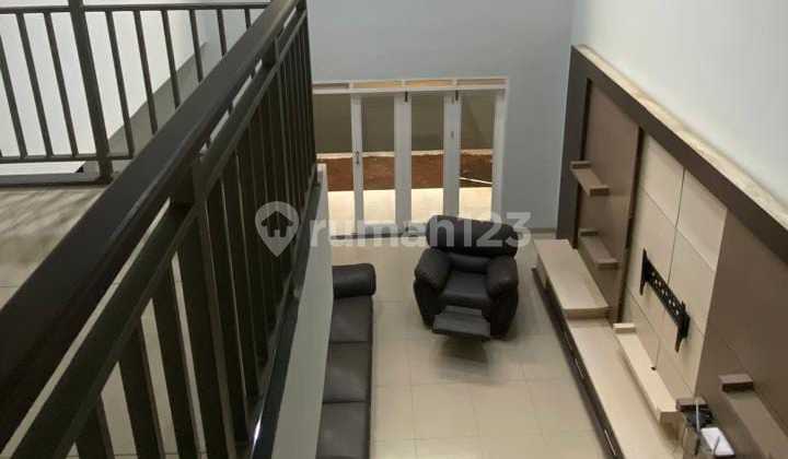 Rumah Cakep.semi Furnished 2 Lantai Di Batununggalhadap Selatan Dan Kamar Tidur.4+1