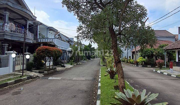 Rumah Cantik Putih Bersih 2 Lantai Lokasi Strategis Di Bandung Timur