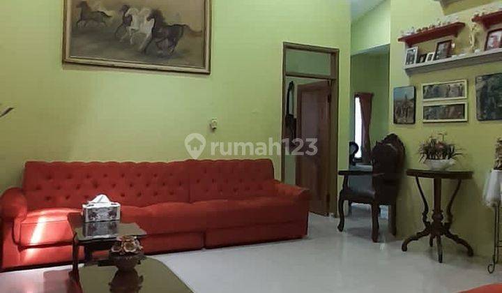 Rumah Cantik Lebar Muka 10m Di Bandung Timur 1