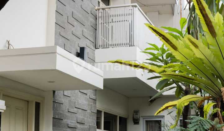 Rumah Mewah Lix Full Furnished Di Tengah Kota 1