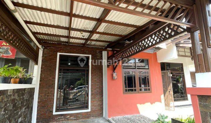 Rumah Hook 1,5 Lantai Dengan  Kamar Tidur 4 Di Bandung Timur  1