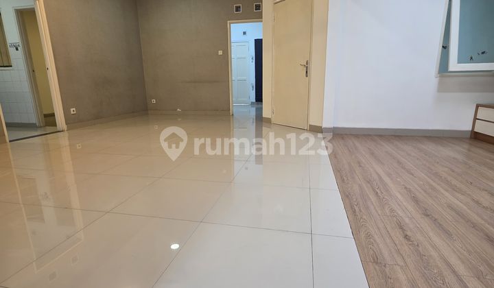 Rumah Cakep Lebar Muka 10m Hadap Timur Kamar Tidur 3+1 Di Singgasana Pradana