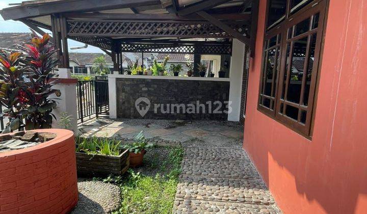 Rumah Hook 1,5 Lantai Dengan  Kamar Tidur 4 Di Bandung Timur  2