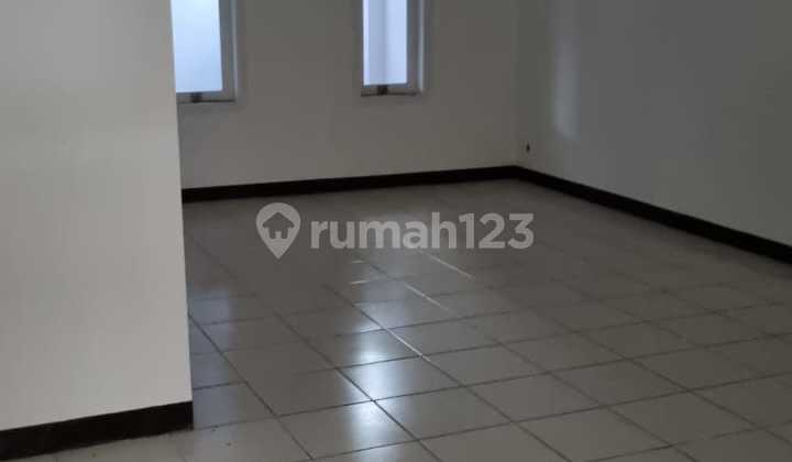 Rumah 2 Lantai Semi Furnished Di Sarijadi 2