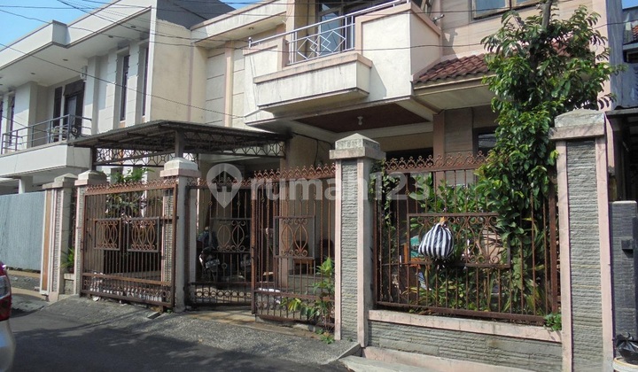 Rumah 2 Lantai Lokasi ******** Tengah Kota Bandung Rumah 2 Lantai Lokasi ******** Tengah Kota Bandung