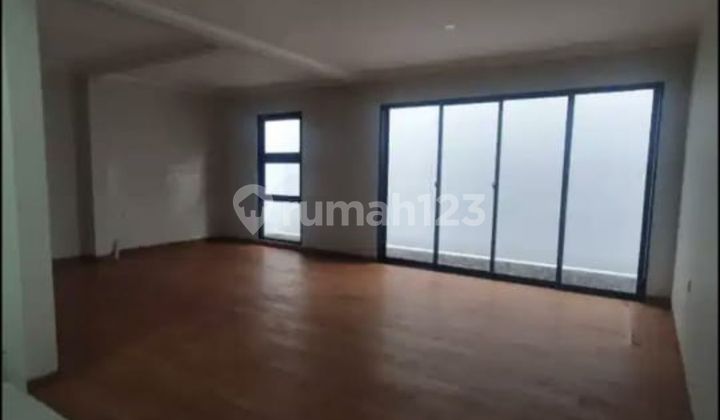 Cool House in Summarecon Semi Furnished