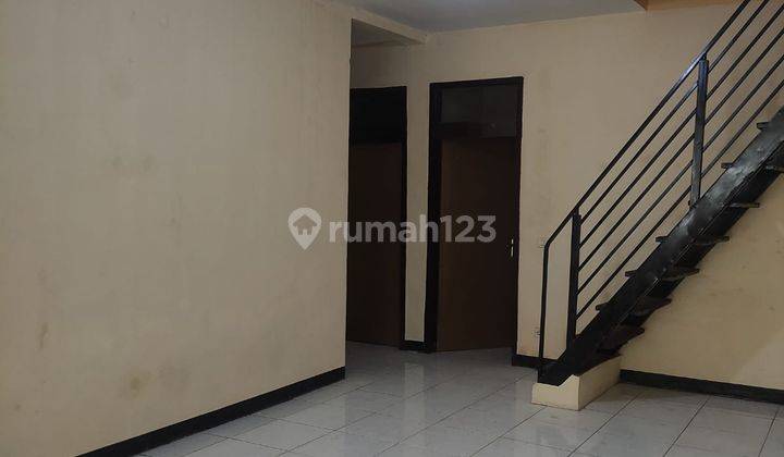 Rumah Kamar Tidur 3 Dengan 2 Ruangan Terbuka Di Turangga 2