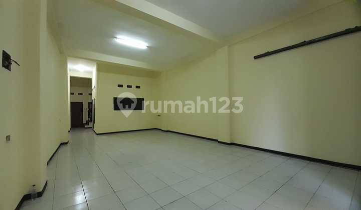 3-Story Shop House Ready to Use, 8m Front Width, East-Facing, Strategic Location Suitable for Business and Office on Jl Karapitan 2