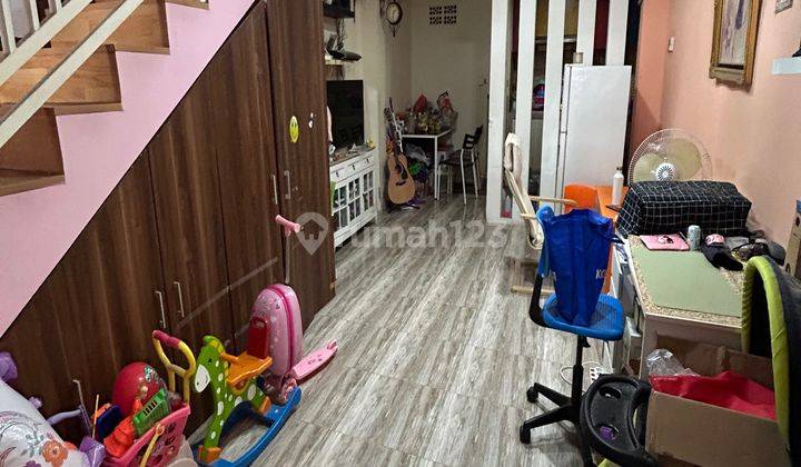 Di jual Rumah Taman Palem Lestari Block E 1