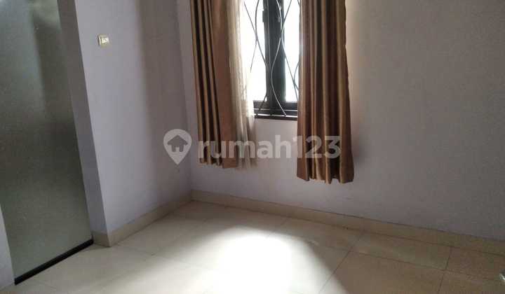 Rumah Sewa Bagus Siap Huni Di Legenda Wisata 2