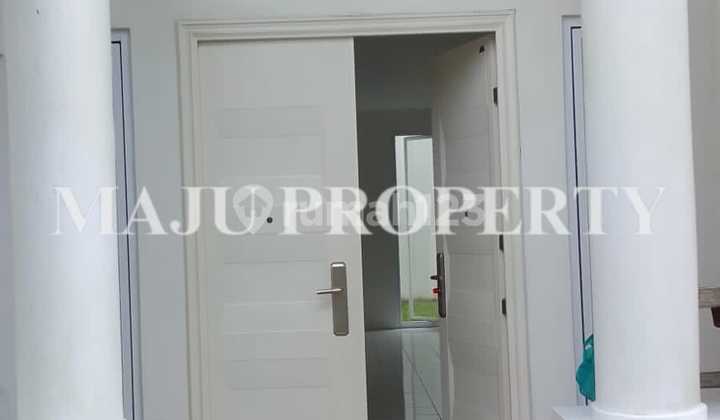 Nice 2-Story House in Tourism City 2