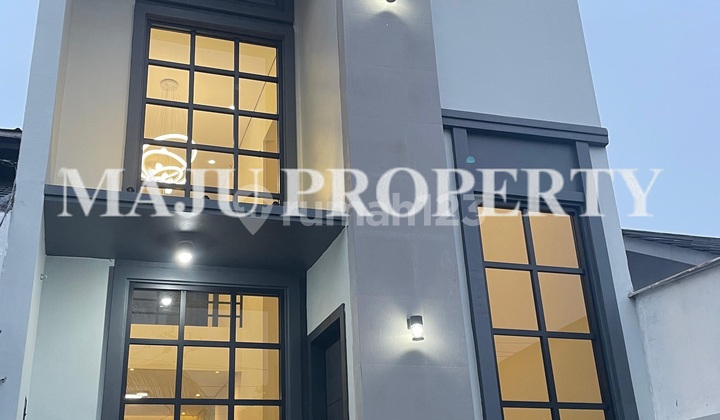 Rumah Bagus 3 Lantai Di Citra Indah 