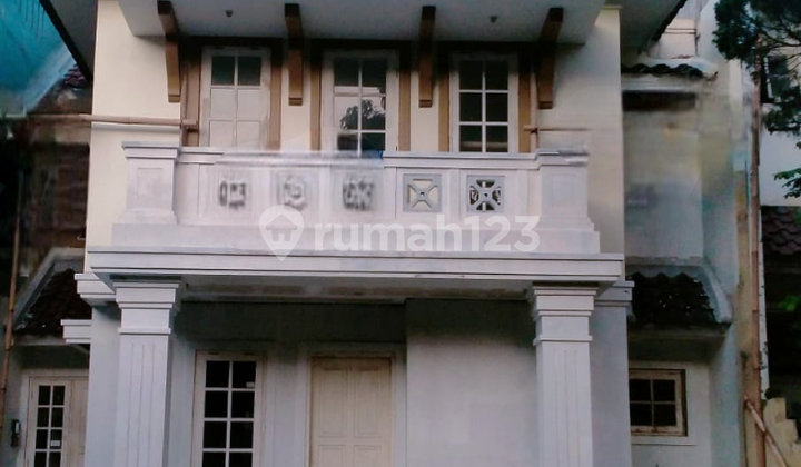 Rumah Dalam Cluster di Legenda Wisata, Jual Cepat 1