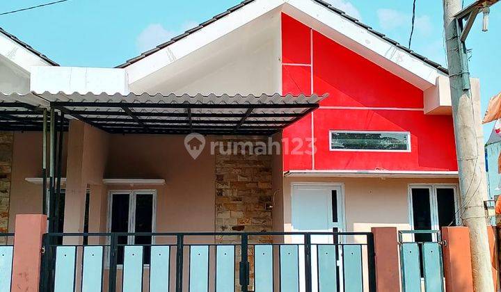 Jual Rumah Berlokasi Tepat di Pinggir Jalan 1