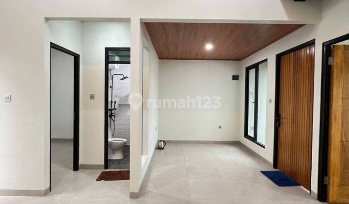 Jual Rumah Modern Nyaman Dan Strategis Ada Rooftop Nya 2