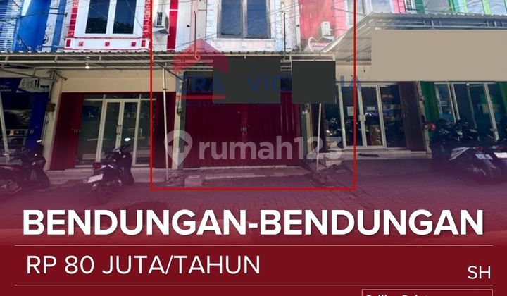 Ready-to-Use and Strategic Commercial Building 1