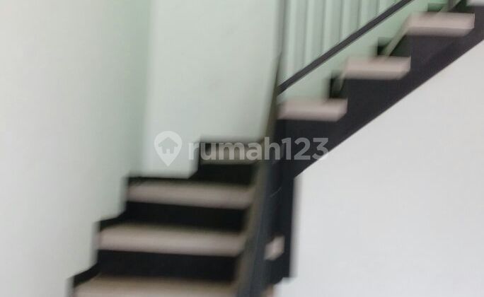 Ruko berlantai dua  4