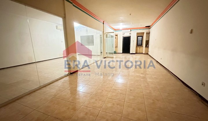 Ready-to-Use Commercial Building 2