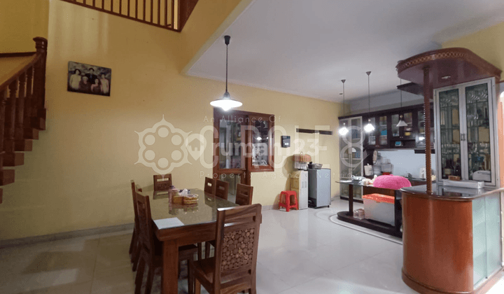 Rumah Mewah Semi Furnished di Taman Kopo Indah, Bandung 1