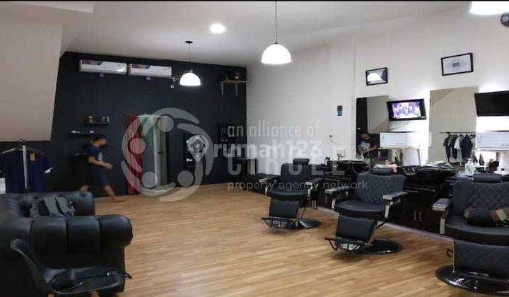 Disewakan Ruko 3 Lantai Lokasi Pasteur 6