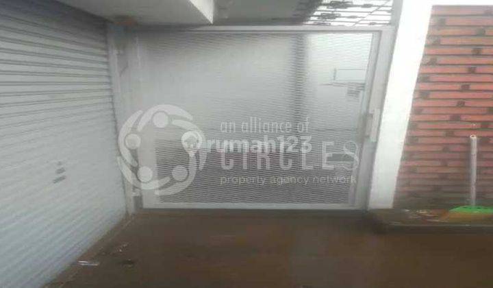 Disewakan Rumah 2 Lantai Unfurnished di Cipedes Tengah, Bandung 3